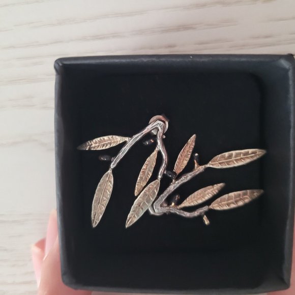 $120 Handmade Sterling Silver Olive Branch Stud Earrings Made in Greece - Picture 4 of 7